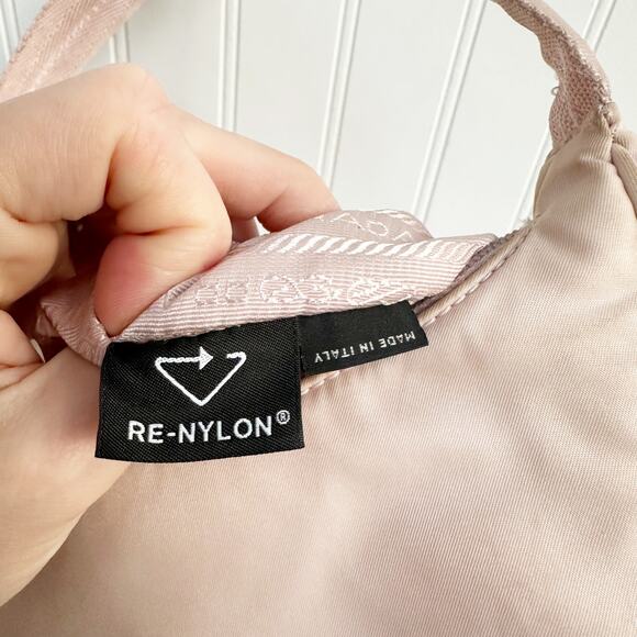 Prada Re-Edition 2000 Pink Nylon Shoulder Mini Bag Logo Plaque Zipper Purse - Picture 4 of 11
